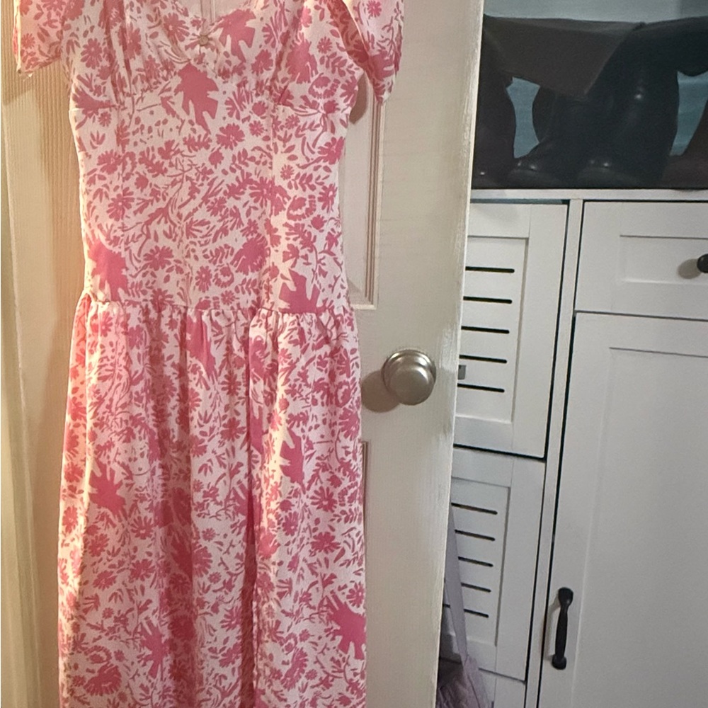 Entro Pink and White Patterned Garment